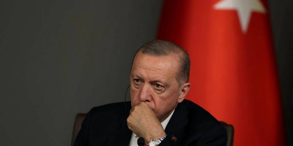 «Освобождение азовцев это показало». Как Эрдоган показал, что Путина «не существует» и он не способен влиять на решения? Интервью с Подоляком