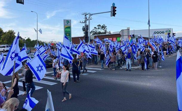Демонстрации против судебной реформы: крупные беспорядки на дорогах Израиля