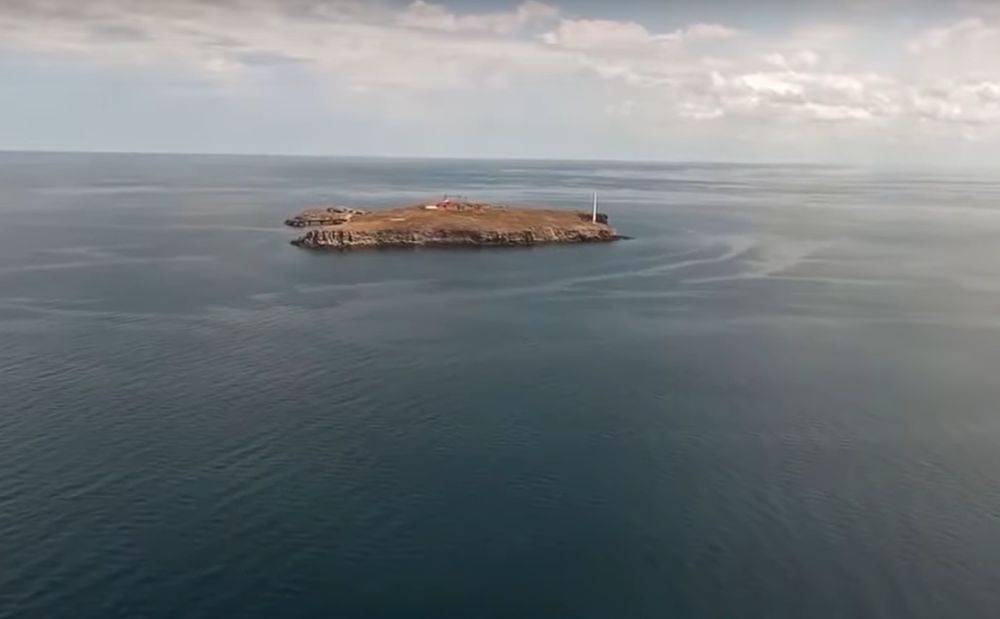 Россия атаковала остров Змеиный, названа причина: "Пытаются выдавить..."