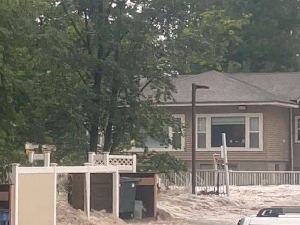 Внезапное наводнение в США унесло жизни четырех человек, еще трое считаются пропавшими без вести
