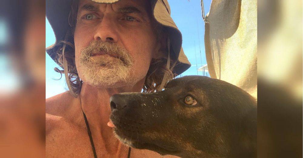 Спасался дождевой водой и сырой рыбой: рыбаки спасли австралийца, три месяца дрейфовавшего в Тихом океане со своей собакой