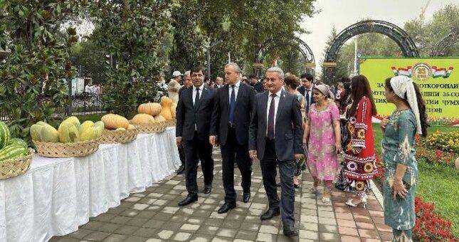 В Душанбе прошла выставка-продажа сельскохозяйственной продукции