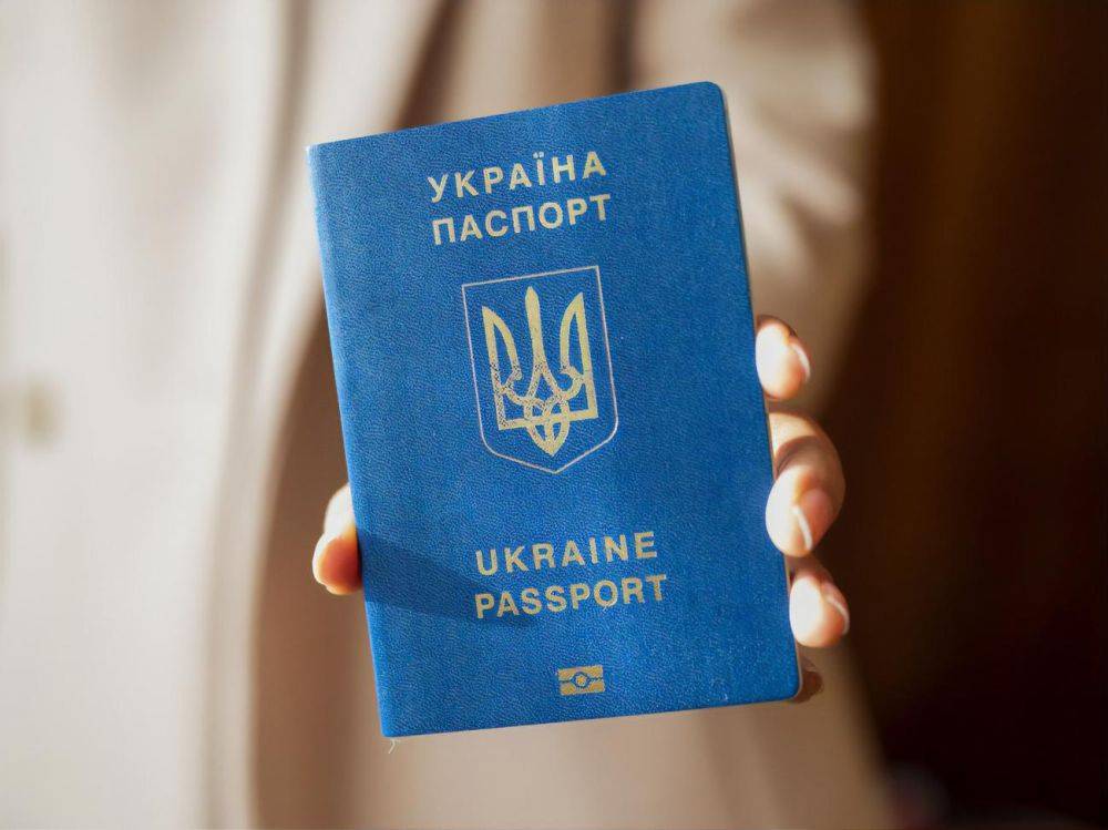 Украинский паспорт вошел в Топ-30 в международном рейтинге