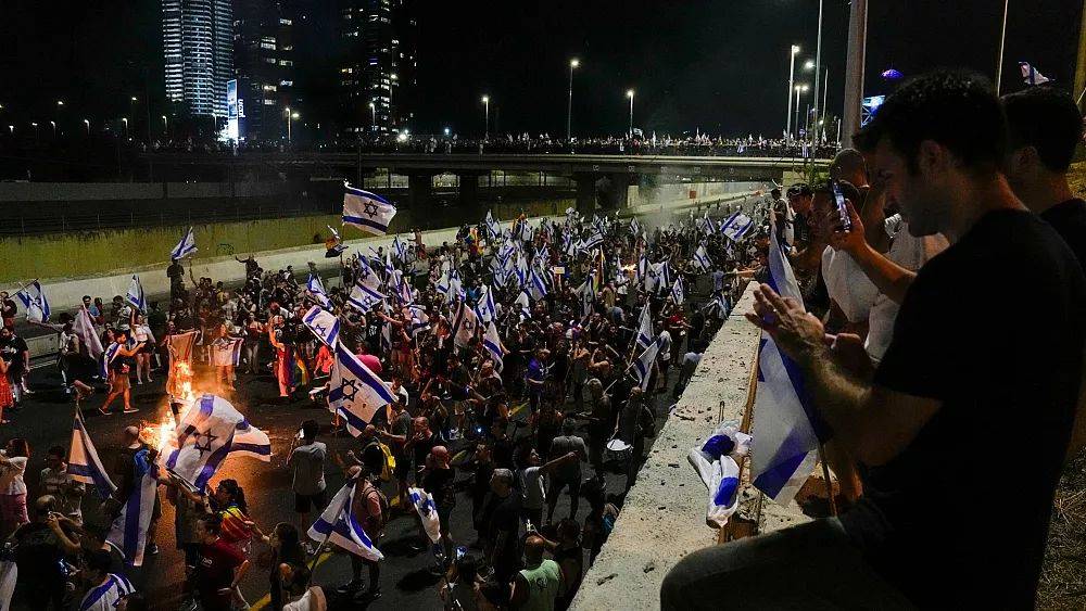 Израильские протестующие идут маршем на Иерусалим