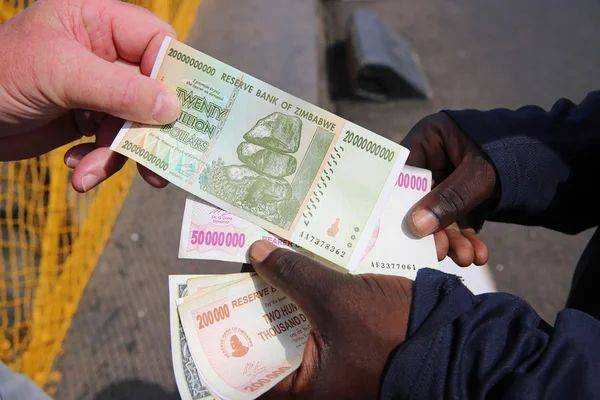 Валюта Зимбабве за один месяц выросла более чем на 40% к доллару