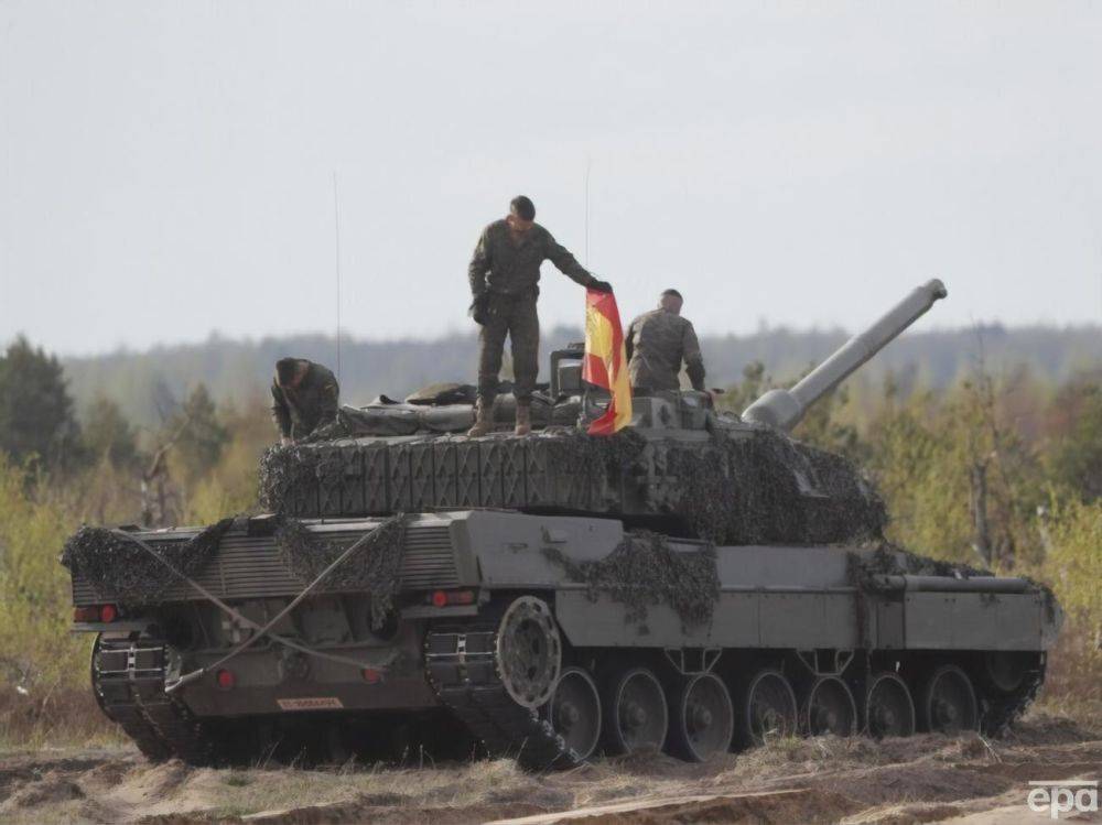 Четыре Leopard, 10 БТР, скорые и полевой госпиталь. Испания объявила о новой военной помощи Украине