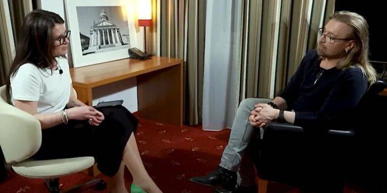 Журналистка, которая общалась с Олегом Винников в Германии, призналась, что на интервью присутствовала жена артиста Таюне