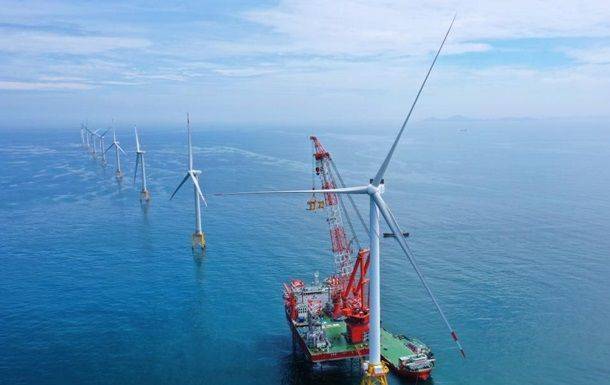 В Китае ввели в эксплуатацию первую в мире морскую ветроэлектростанцию