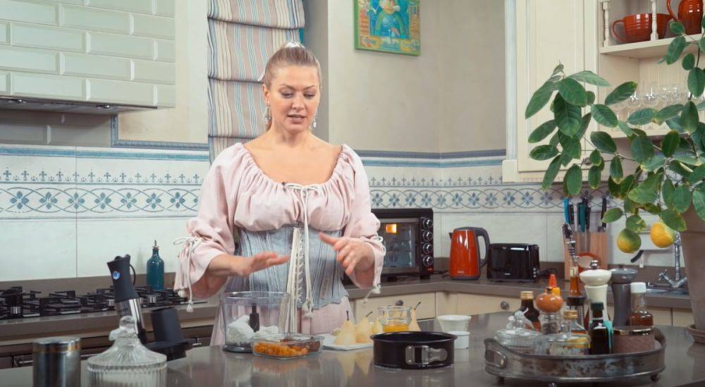 "Мастер Шеф" Литвинова дала рецепт полезной запеканки с грушами: для любителей здоровой пищи