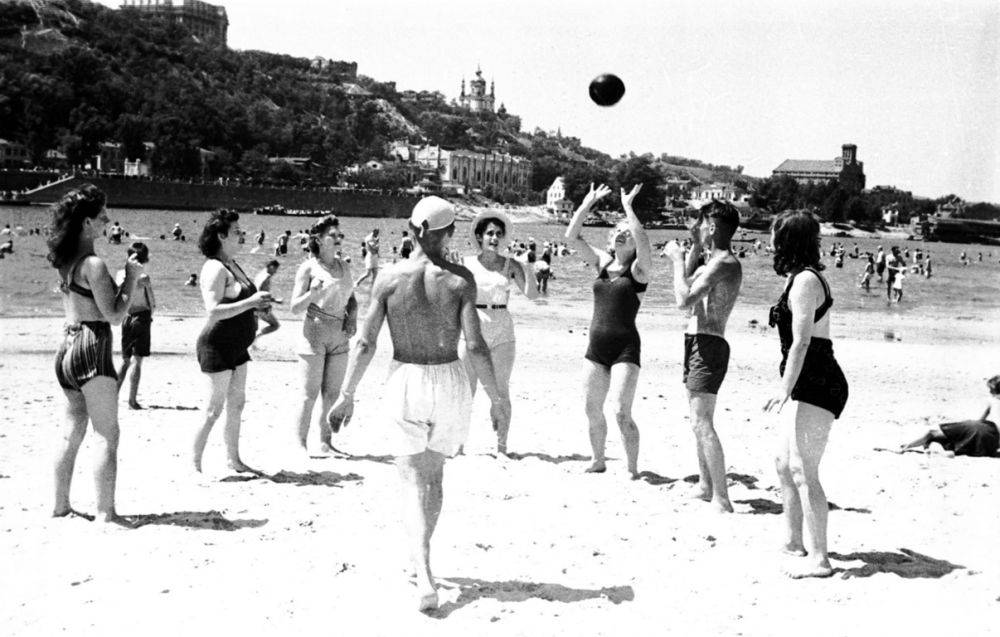 Пляжи и парки в Украине в 1930-40 - исторические фото Киева, Одессы, Николаева, Ужгорода, Винницы