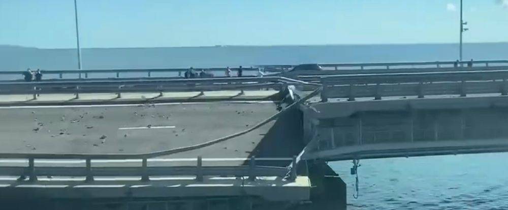 Удар по Крымскому мосту: россияне максимально защитили переправу, но все равно упустили атаку, названа причина