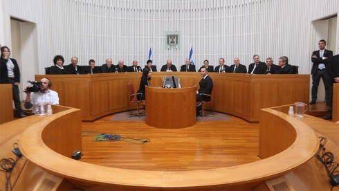 Судьи БАГАЦа экстренно возвращаются в Израиль для рассмотрения исков по реформе
