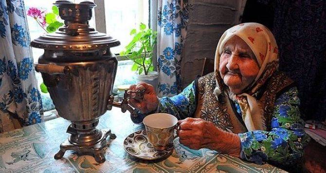Чай можно пить не всем пожилым людям, а некоторым от него лучше отказаться