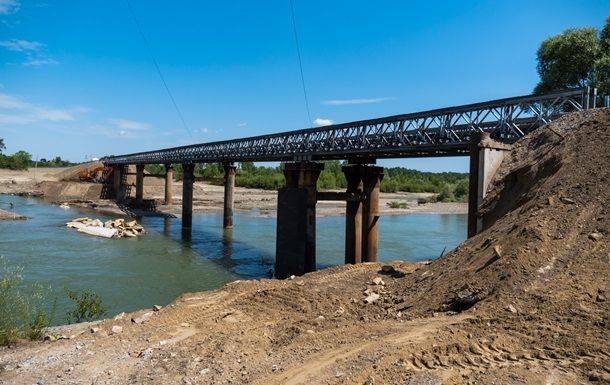 В Украине запустили один из самых длинных временных мостов