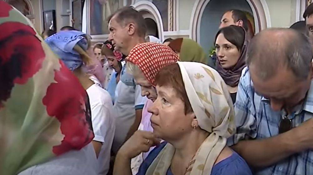 Церковный праздник 26 июля в Украине: выбрасывать хлебные крошки и носить темную одежду сегодня нельзя