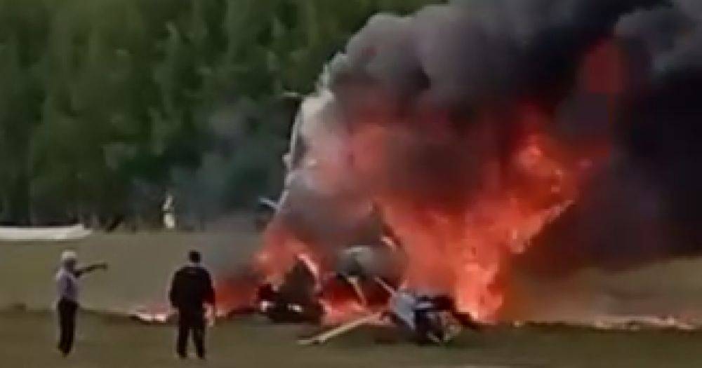 В России упал вертолет Ми-8: много погибших и пострадавших (видео)