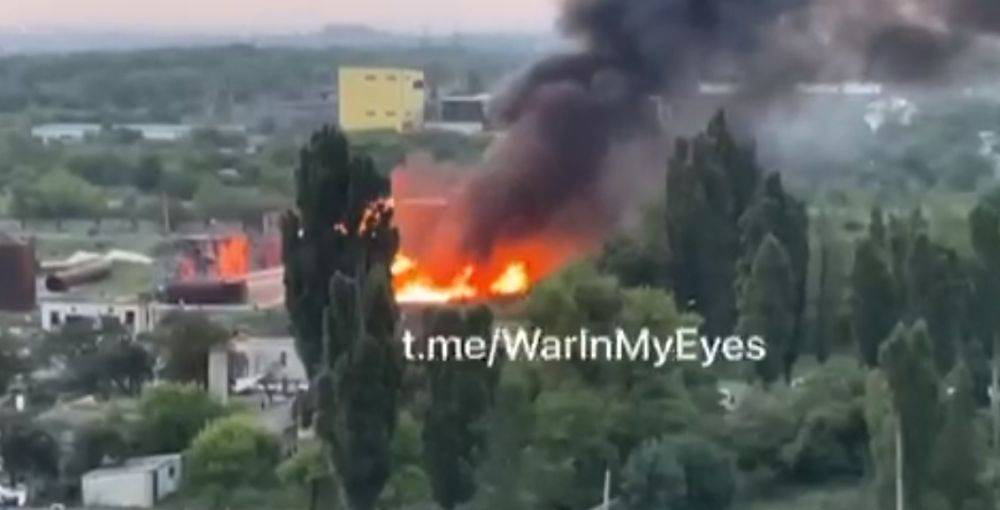 "Бавовна" в оккупированном Шахтерске: после взрывов горит нефтебаза