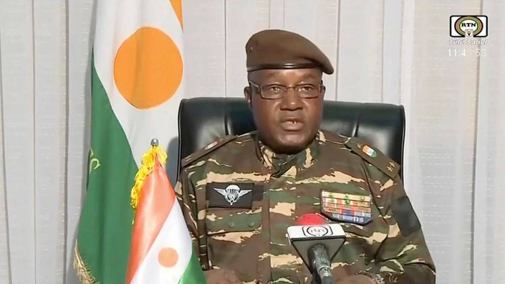 Генерал Тчиани, руководивший переворотом в Нигере, объявил себя президентом
