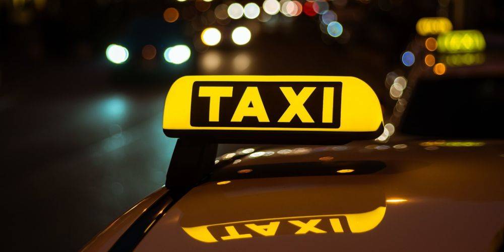 Играла песня группы Би-2. В Харькове таксист жестко отреагировал на просьбу пассажирки выключить русскую музыку — позже мужчина извинился