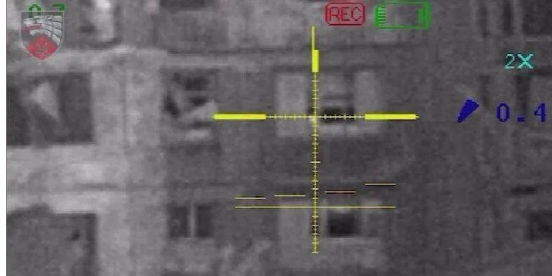 «Каждый выстрел в цель». Силы спецопераций показали работу снайперов в районе Бахмута — видео