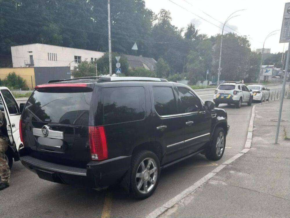 В Киеве водитель заблокировал дорогу "скорой", которой транспортировали 2-летнего ребенка в критическом состоянии. Ему грозит до пяти лет тюрьмы