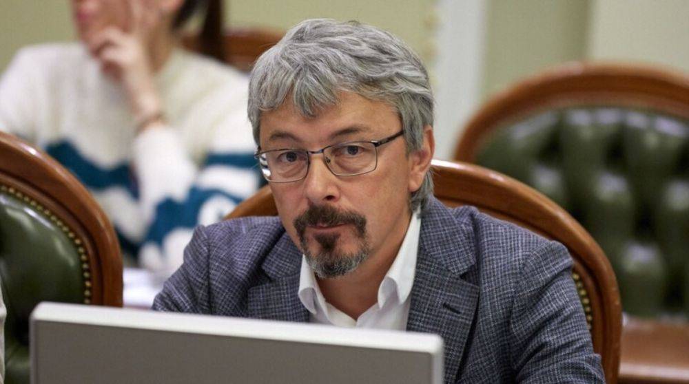 Экс-министр Ткаченко рассказал, останется ли он работать в команде президента