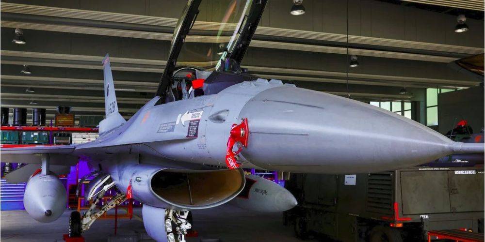 В Румынии пилотов F-16 собирается обучать частная компания — авиаэксперт