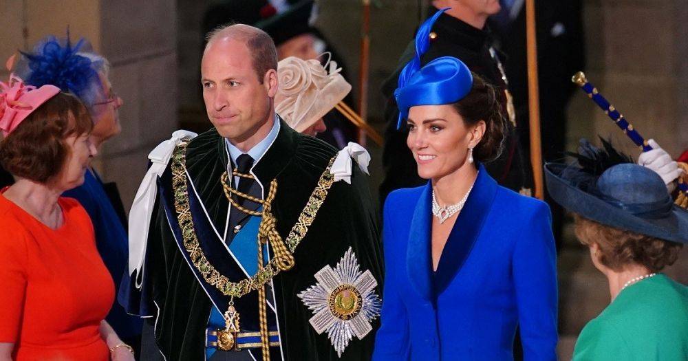Кейт Миддлтон в синем наряде и колье покойной королевы посетила коронацию в Шотландии