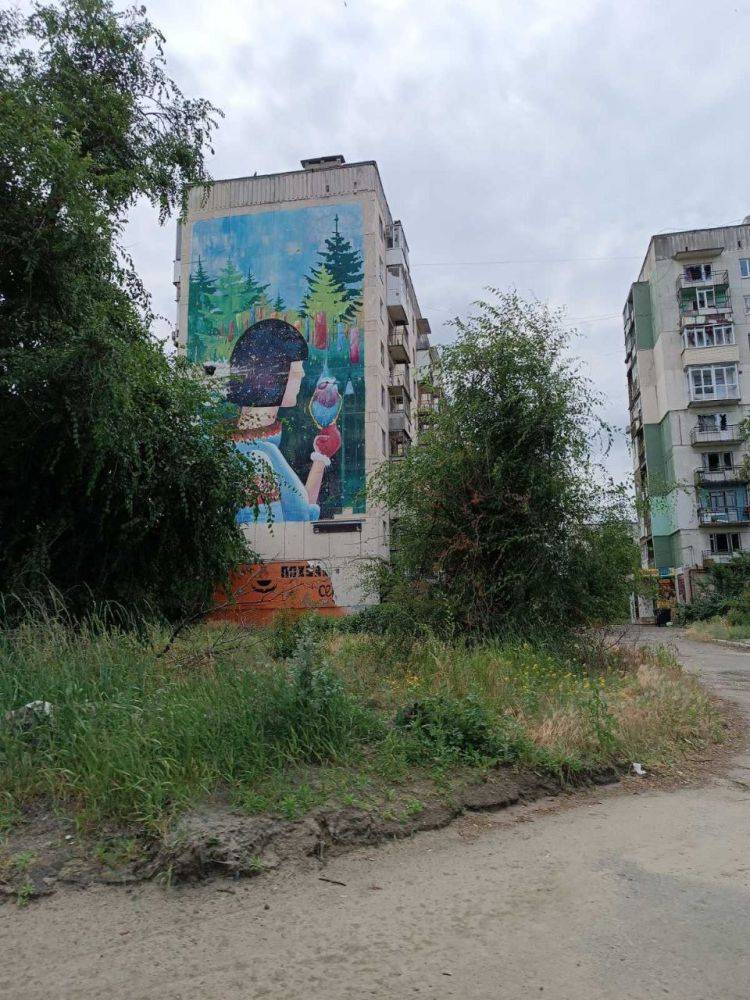 "В городе работают строители из близлежащих сел, которых кидают на деньги": подробности о "ремонтных работах" в Северодонецке