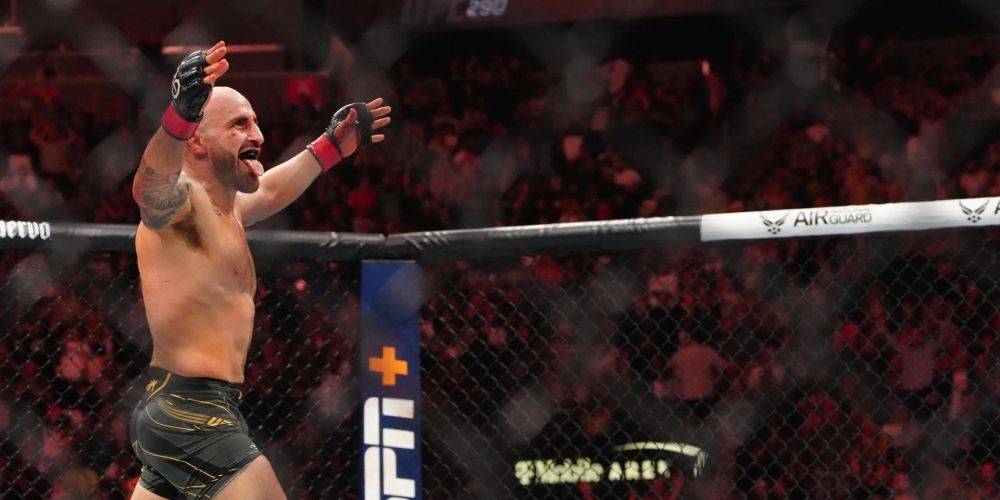 Кровавая рубка: звезда UFC в зрелищном стиле уничтожил претендента — видео