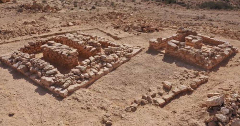 Возраст 2500 лет. В Израиле археологи обнаружили десятки скелетов в необычных могилах (фото)