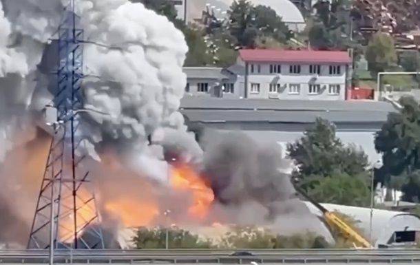 В российском Подмосковье произошел сильный пожар: видео с места происшествия