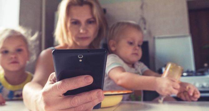 Украинские матери одиночки могут получить гуманитарные наборы из трех составляющих