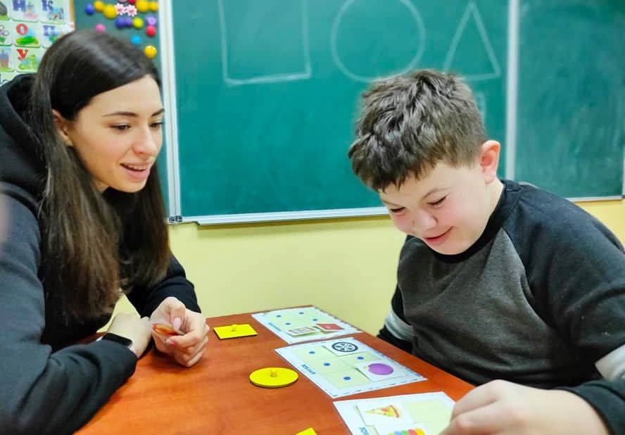 В Праге открывается школа «Мозаика» для детей с РАС, ЗПР и синдромом Дауна