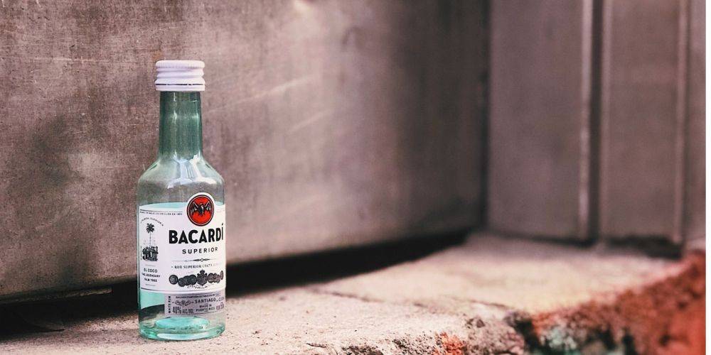 Кровавый ром. Алкогольную компанию Bacardi признали спонсором войны