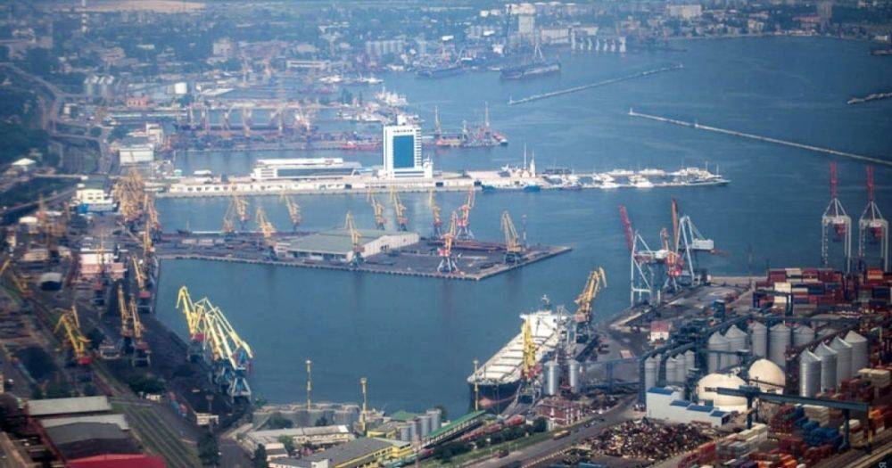 Украина открыла временные коридоры для торговых судов, вопреки минам и угрозе обстрелов