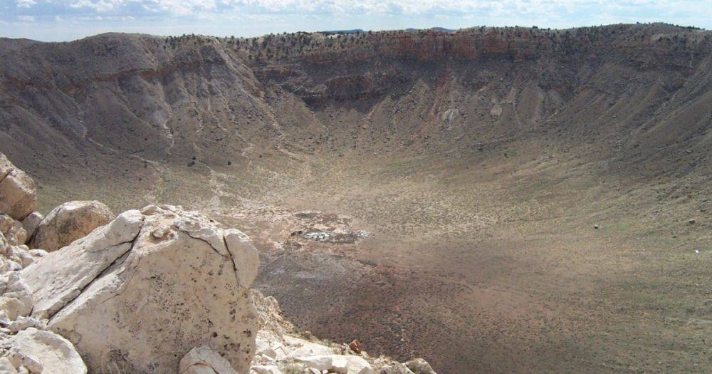 След древнего астероида: самый большой в мире ударный кратер обнаружили в австралийской пустыне