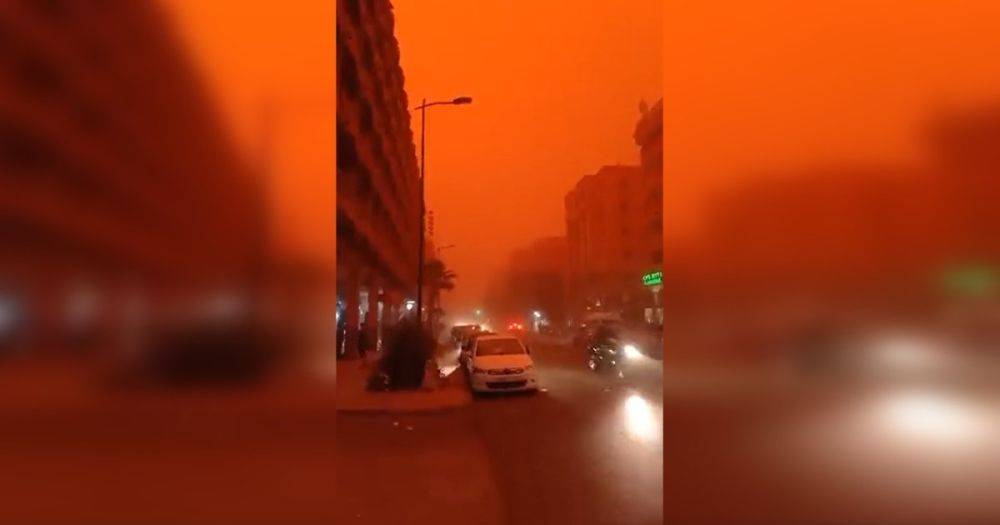 Небо стало красным: Марокко накрыла сильная песчаная буря, есть жертвы (видео)