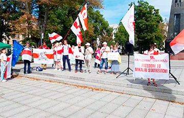 Белорусы Вильнюса вышли на акцию в поддержку Николая Статкевича
