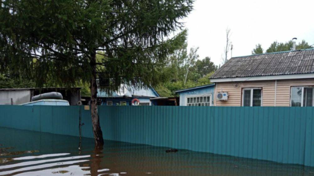 Жителям затопленных домов в Приморье пообещали 25 тысяч рублей