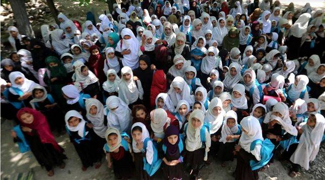 «Место женщины — либо в доме, либо в могиле». Почему «Талибан» запрещает девочкам получать образование?
