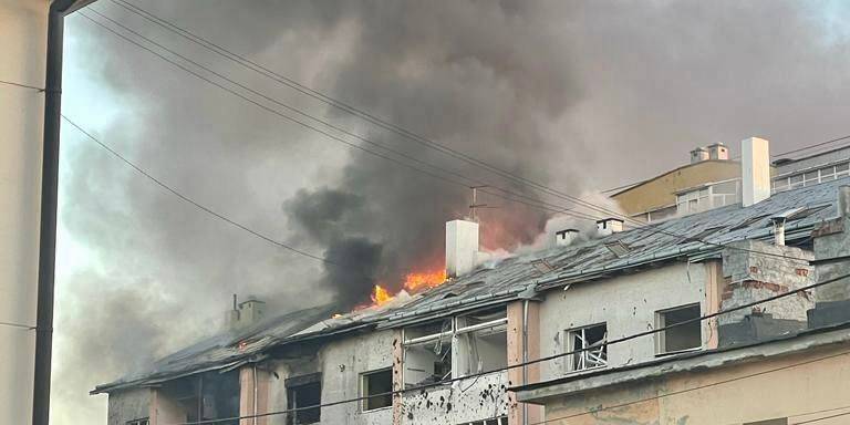 Атака России на Львов. Обломки ракет упали на жилые дома: начался пожар, есть пострадавшие