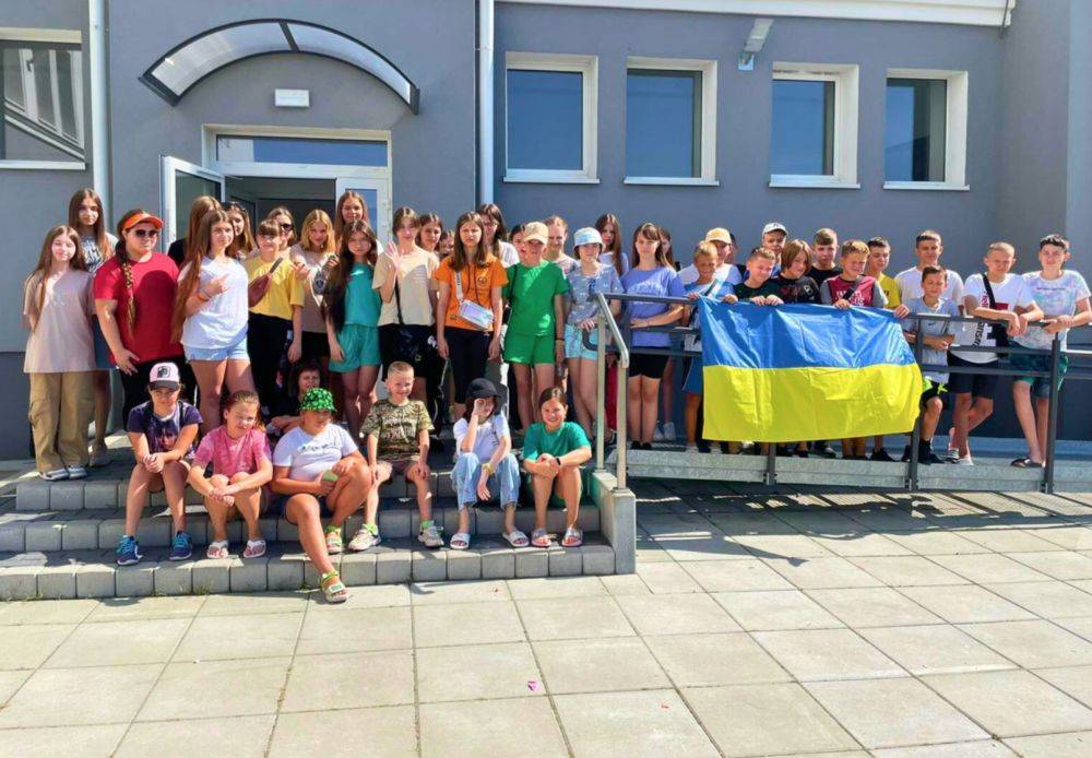 Дети из Лисичанской громады отправились на отдых в Польшу