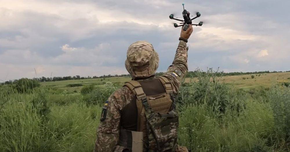 Оккупант дострелялся: дрон разнес логово российского снайпера в Бахмуте (видео)