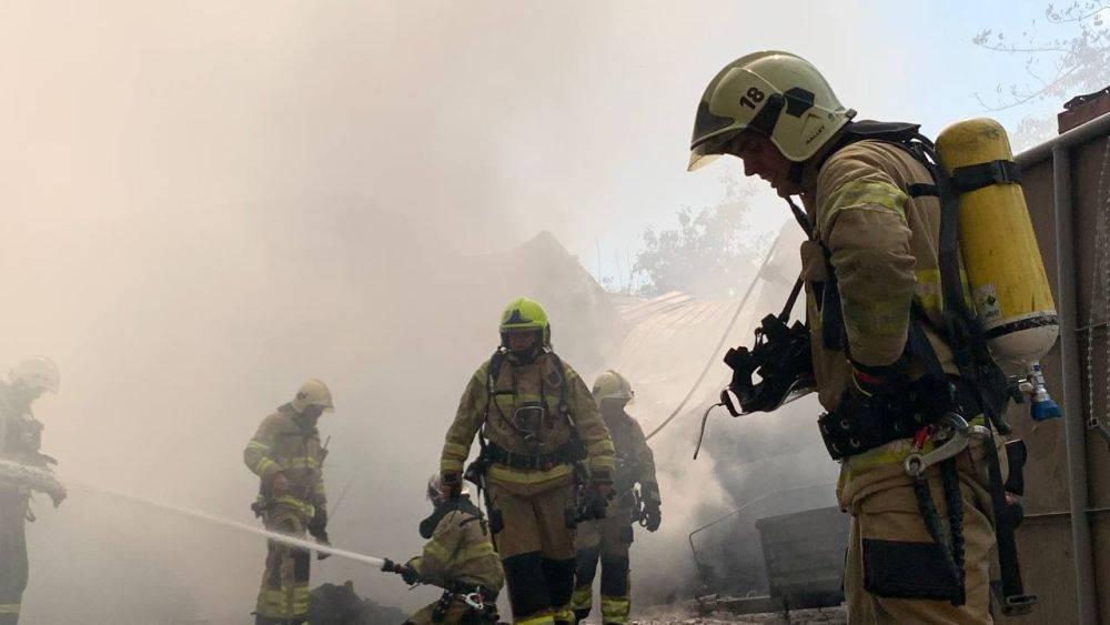 Киев содрогнулся от серии мощных взрывов: министр МВД сообщил первые подробности - ЧП на их базе