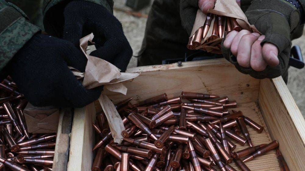 В Белгородской области отрядам теробороны выдали оружие