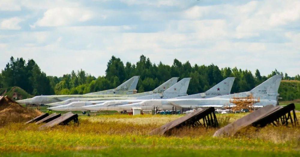 Повредили самолет Ту-22: российскую авиабазу "Шайковка" атаковал беспилотник, — СМИ