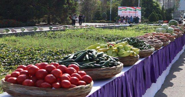 В Душанбе продолжаются сельскохозяйственные ярмарки