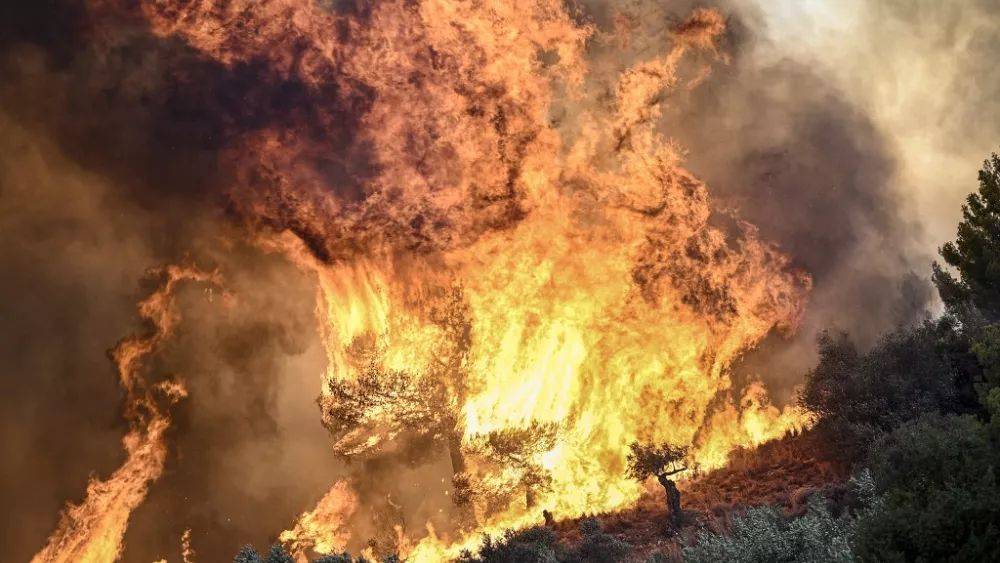 Греция: обнаружены две жертвы второй волны пожаров