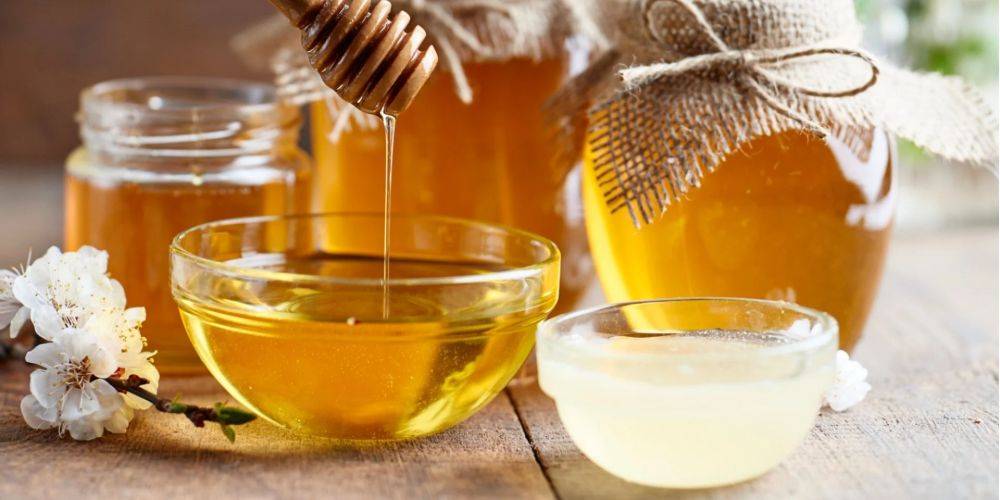 Мед или сахар? Известный врач рассказывает что полезнее, и можно ли похудеть, употребляя мед
